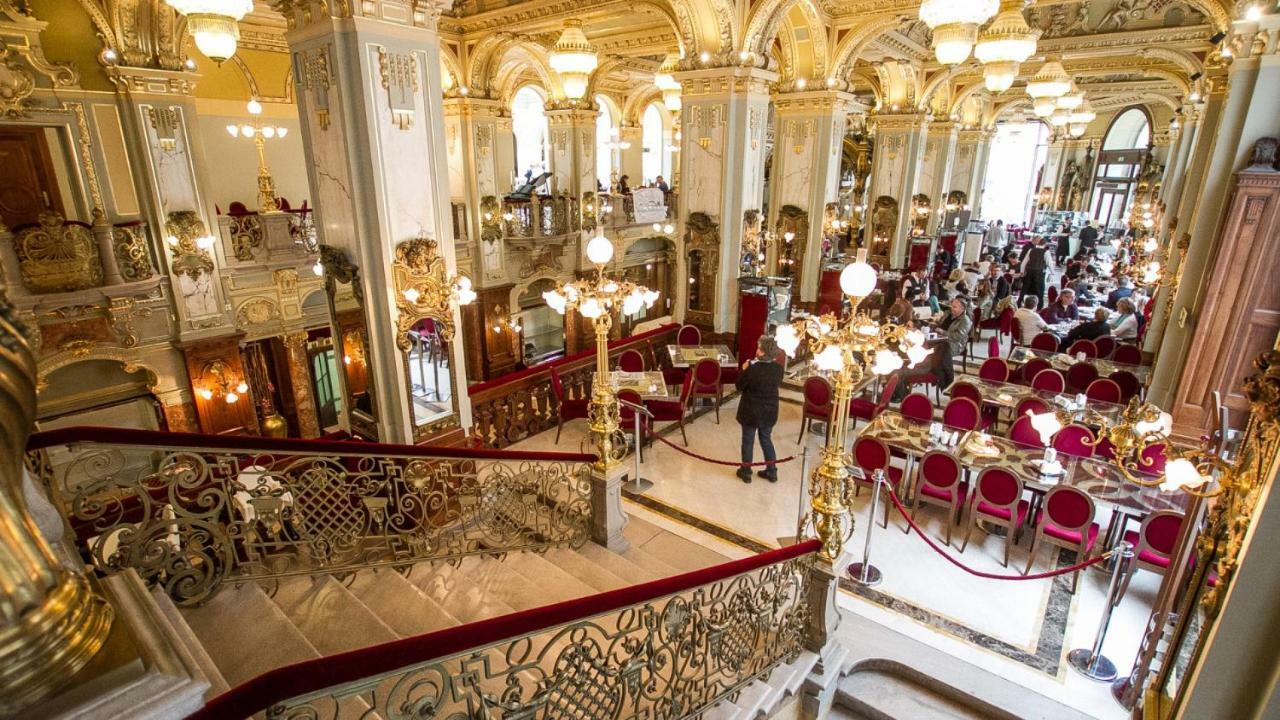 Andrassy Boulevard Будапеща Екстериор снимка